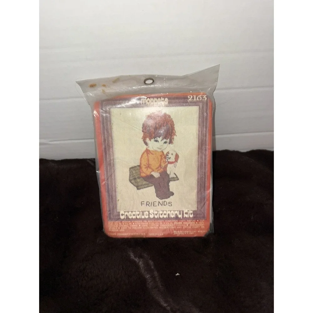 Vintage moppets Creative Stitchery Kit  Friends  NOS 2163